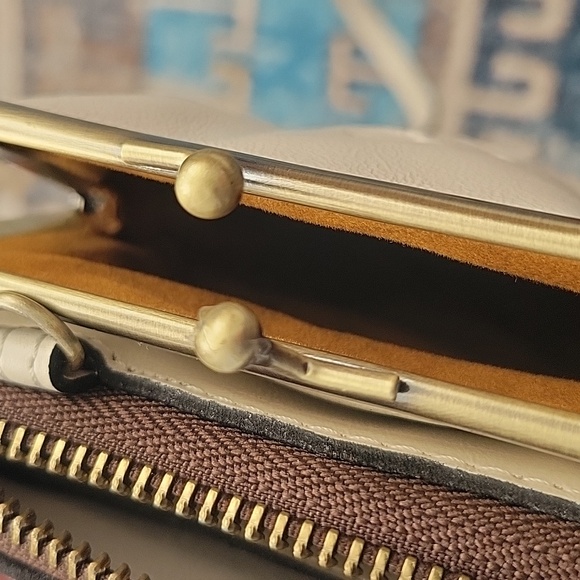 Patricia Nash Pertina Frame Crossbody Kisslock Bag in Ivory - Picture 13 of 13